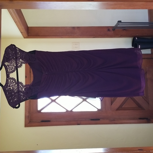 David's Bridal Bridesmaid's dress - Picture 2 of 8